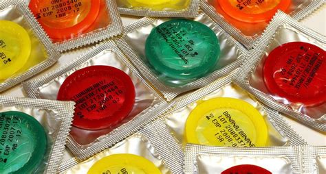 Blowjob ohne Kondom gegen Aufpreis Bordell Sankt Peter